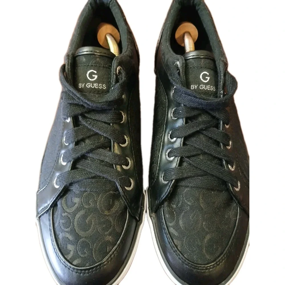 GUESS Black Sneakers Sz 10 M WOMEN'S‎ LOW TOP SHOES #1241
